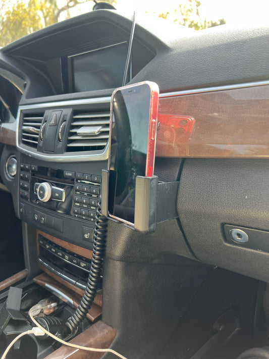 Mercedes W212 Phone holder