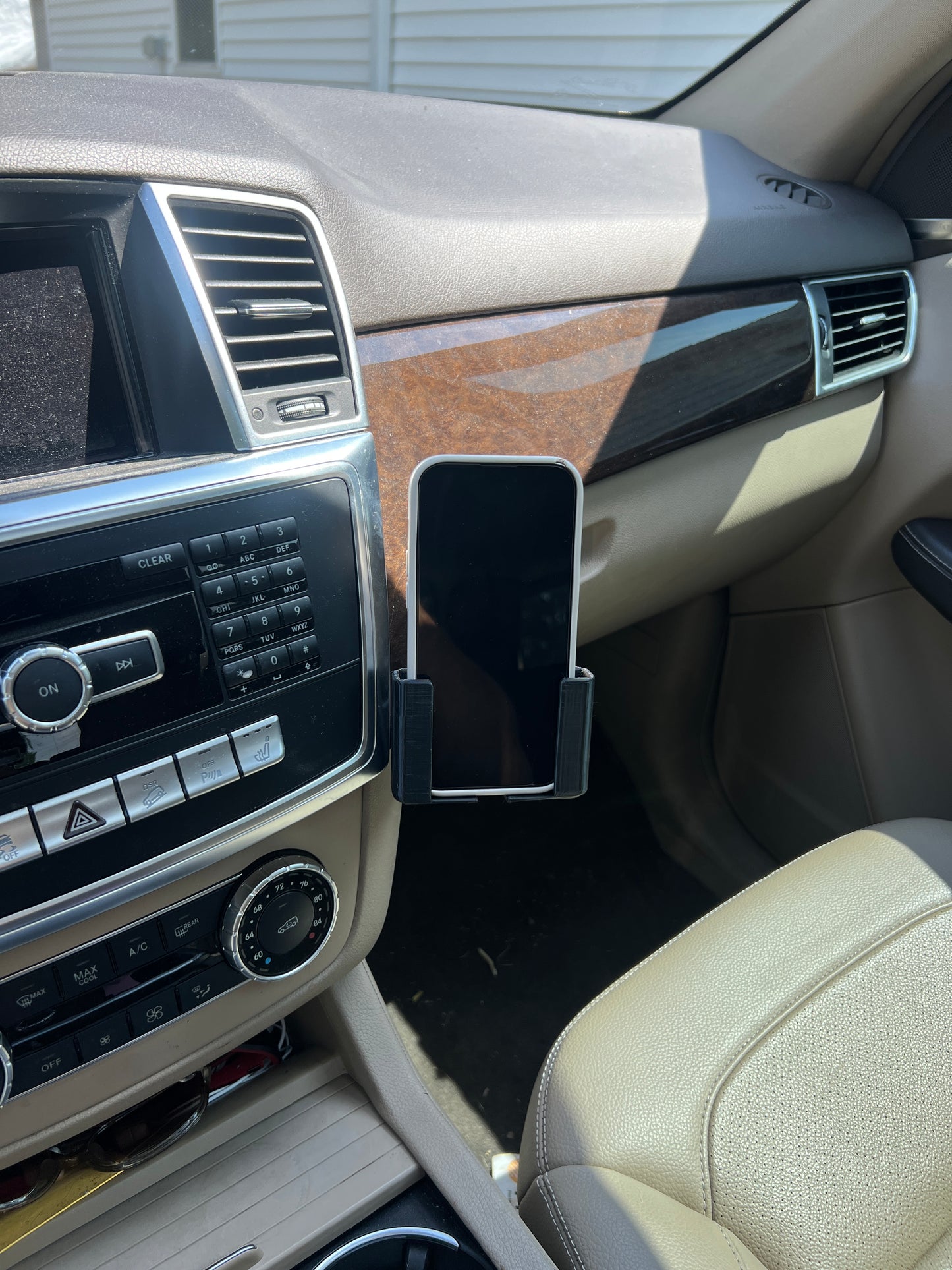 2012–2015 Mercedes ML Phone Mount